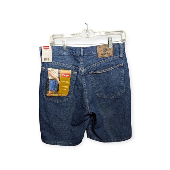 NWT Wrangler Relaxed Fit Men's Shorts Size 32 Sits at Natural Waist Hits Knees - Picture 5 of 16